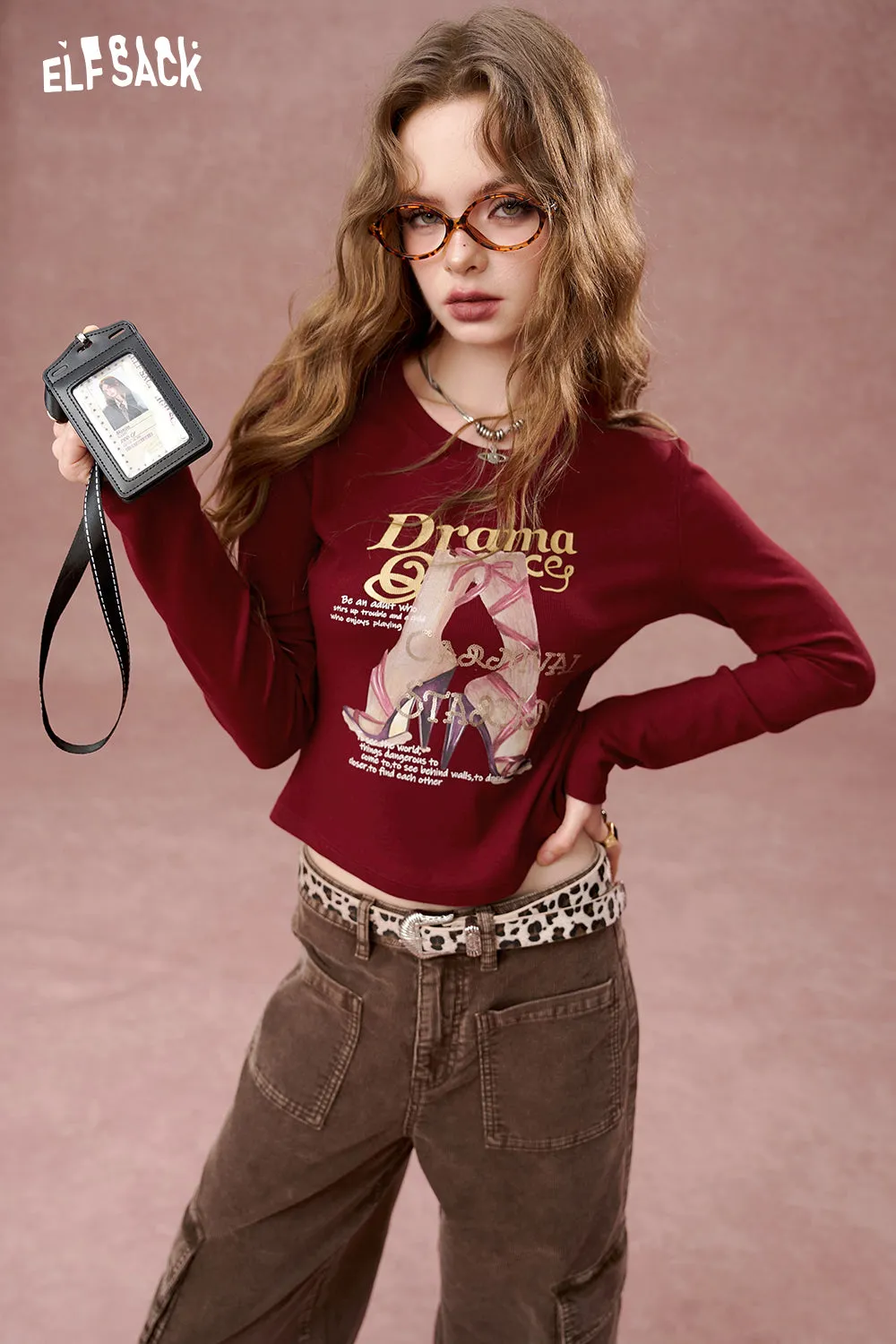 ELFSACK 2024 Autumn New Arrivals Retro Print Slim Fit Long Sleeve Cropped T-Shirt Women