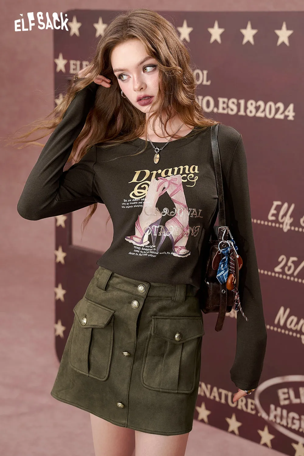 ELFSACK 2024 Autumn New Arrivals Retro Print Slim Fit Long Sleeve Cropped T-Shirt Women