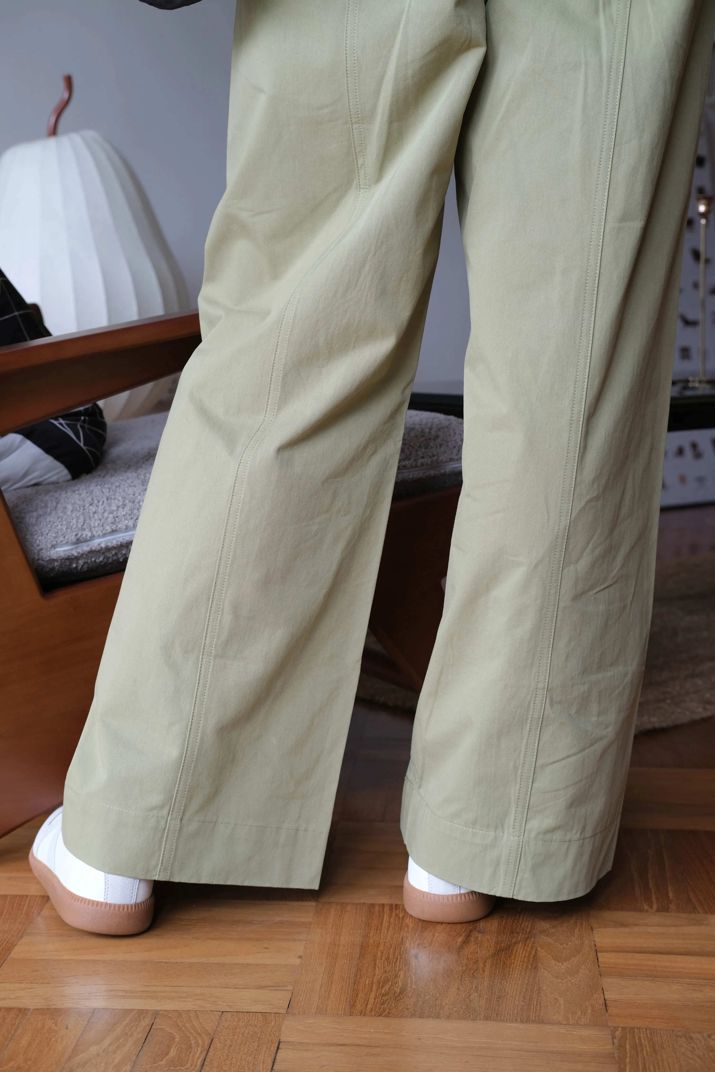 Loose and Slim Drape Slacks in Green