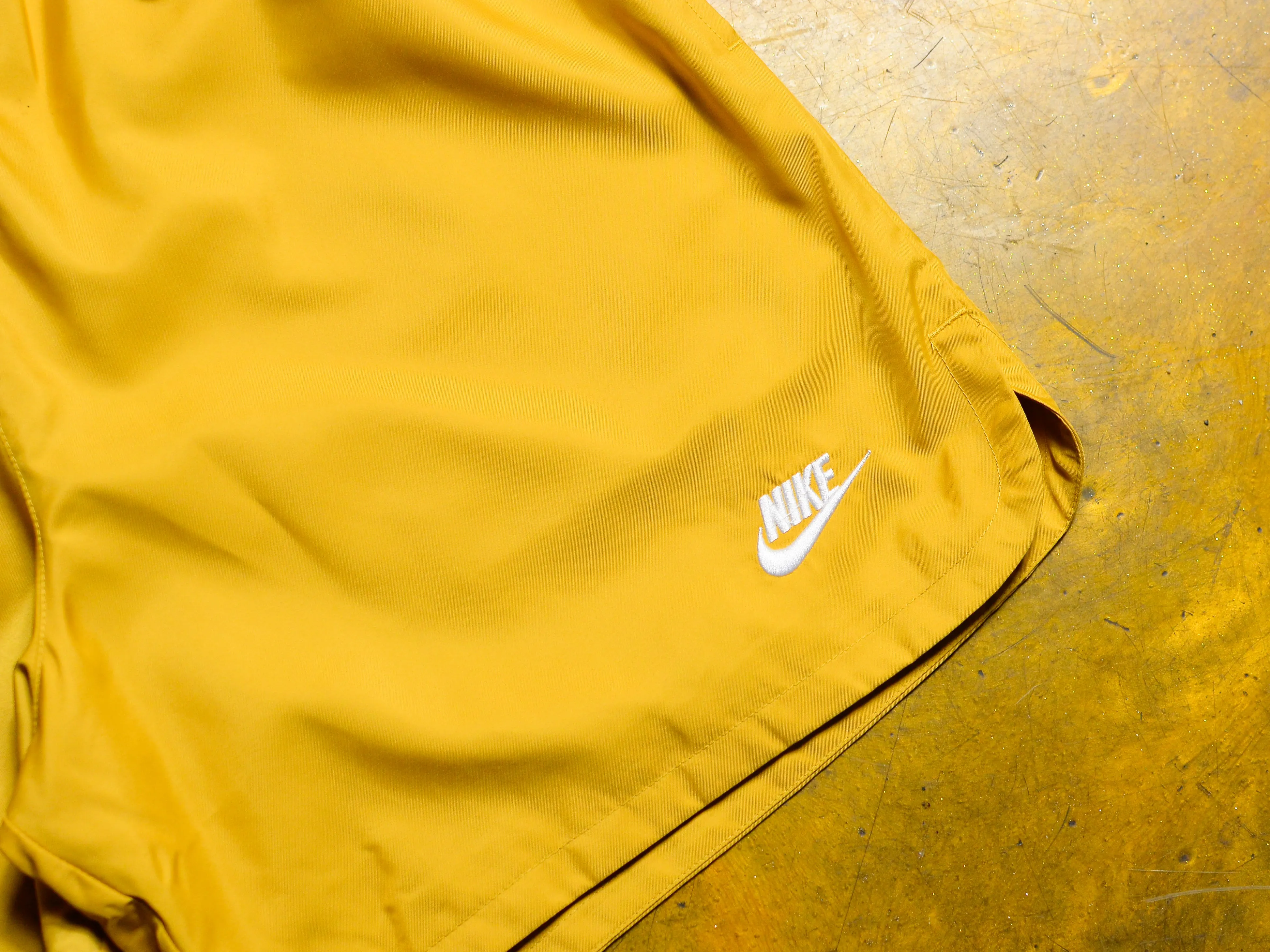 Nike Sportswear Essentials Woven Lined Flow Shorts - Wheat Gold / White