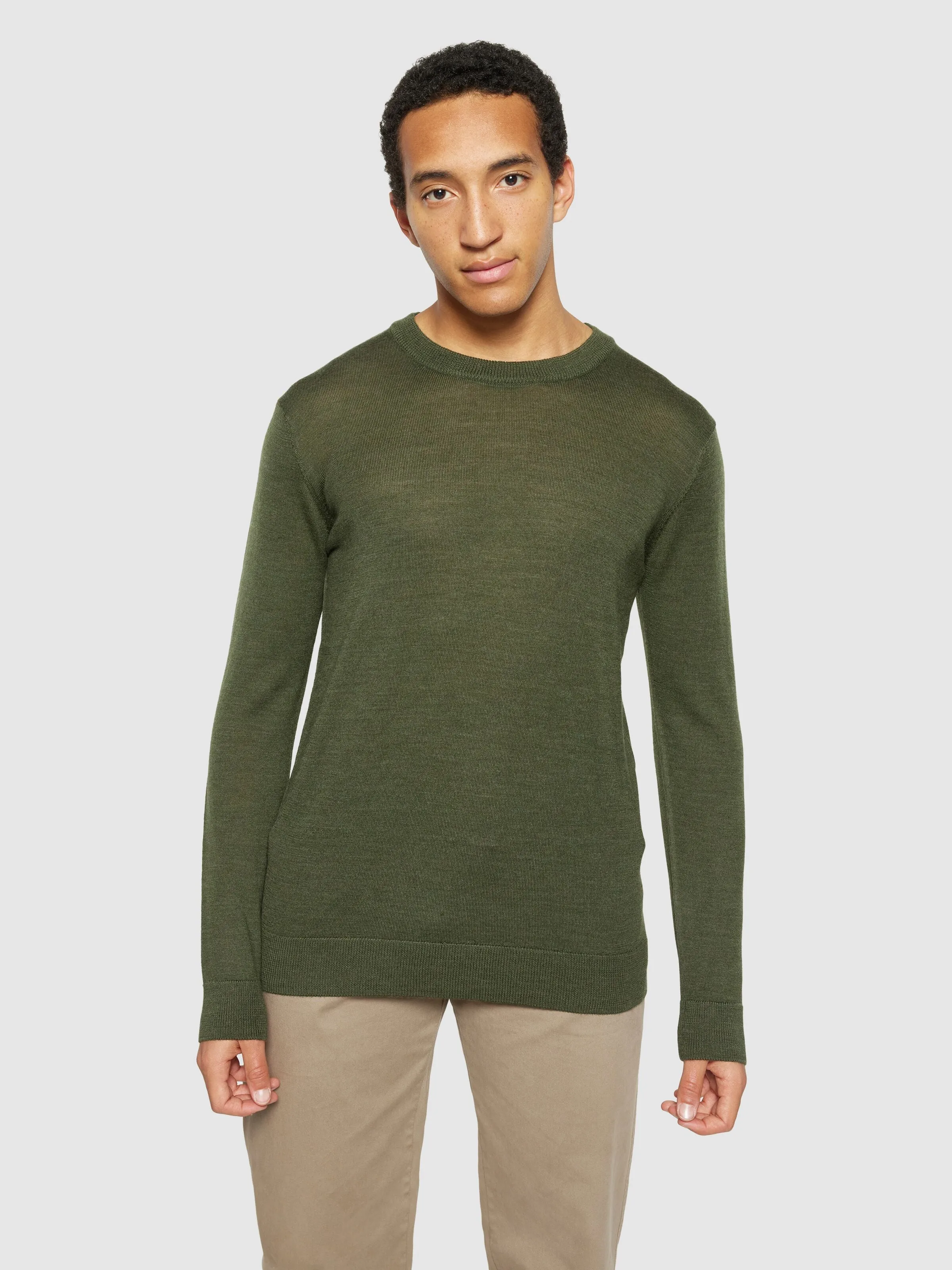 Regular merino knit crew neck