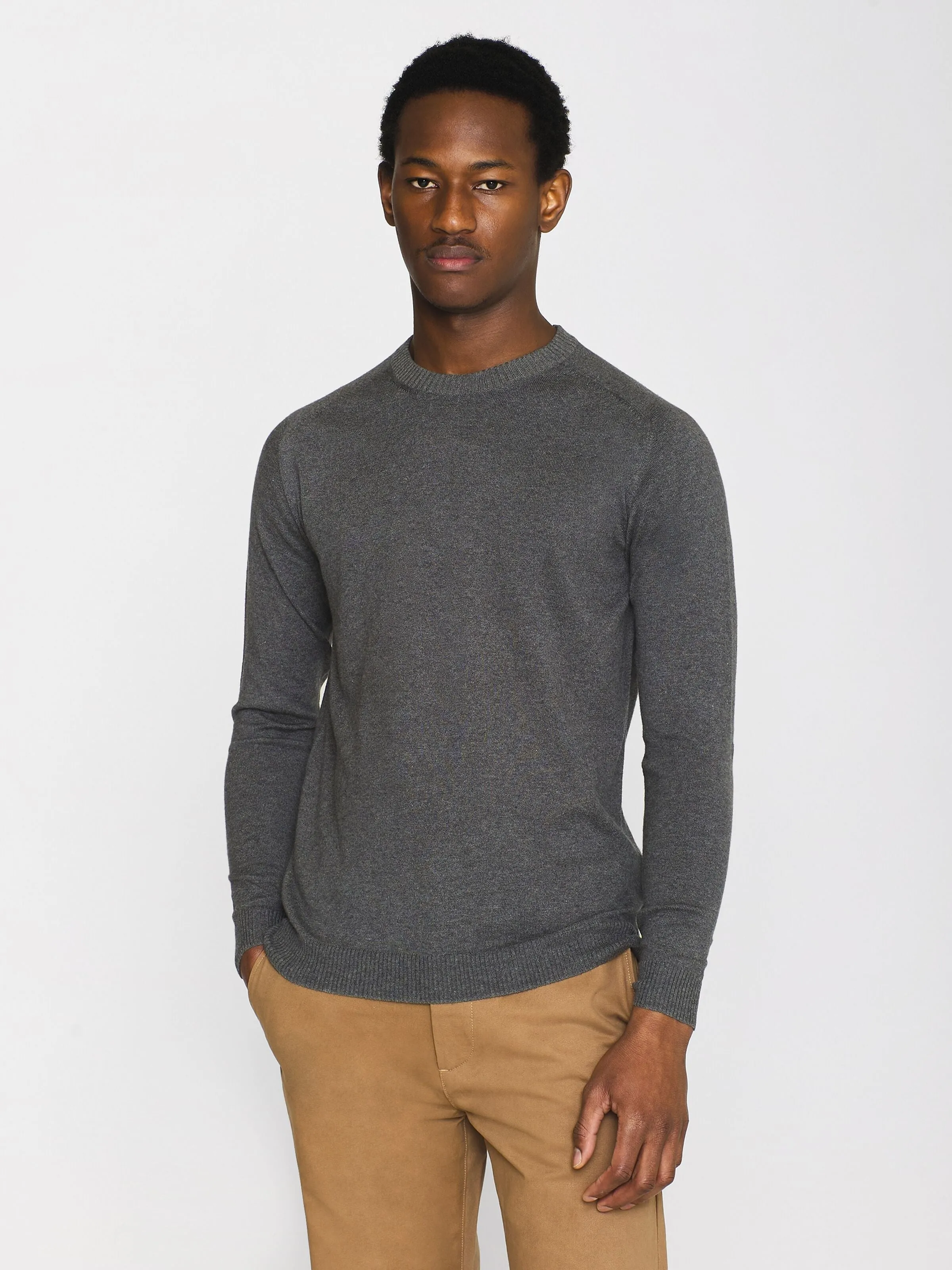 Regular merino knit crew neck