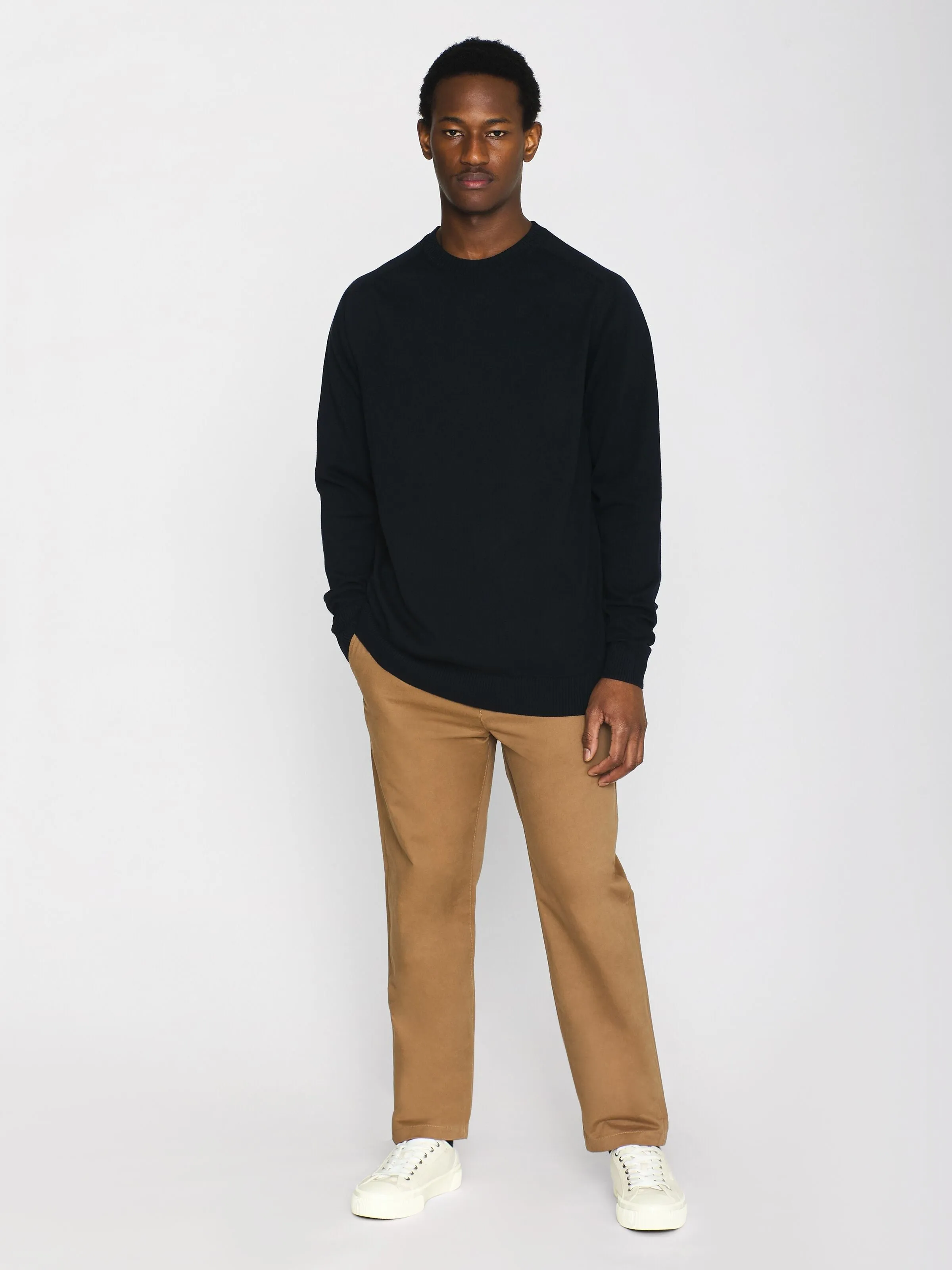 Regular merino knit crew neck