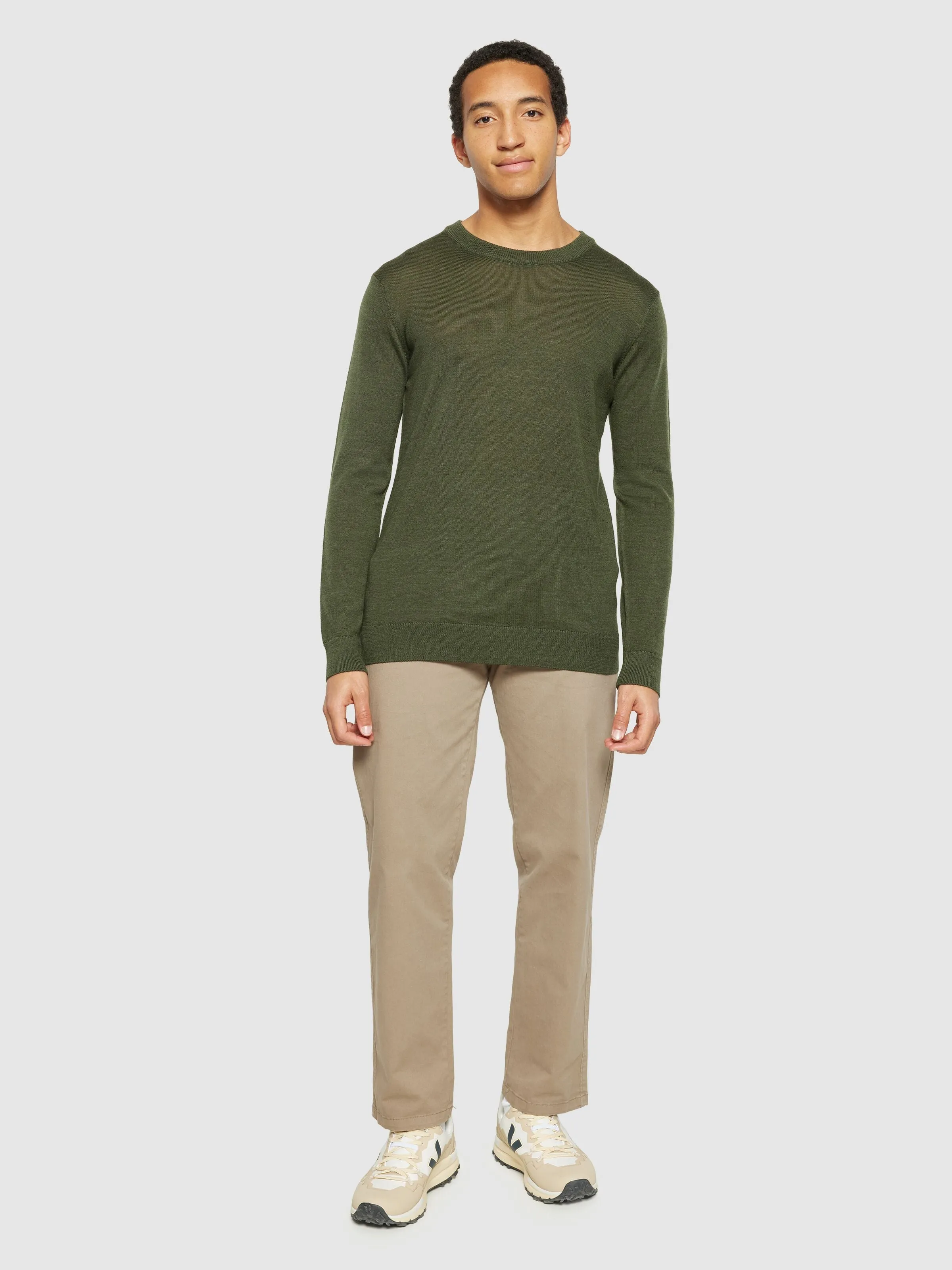 Regular merino knit crew neck