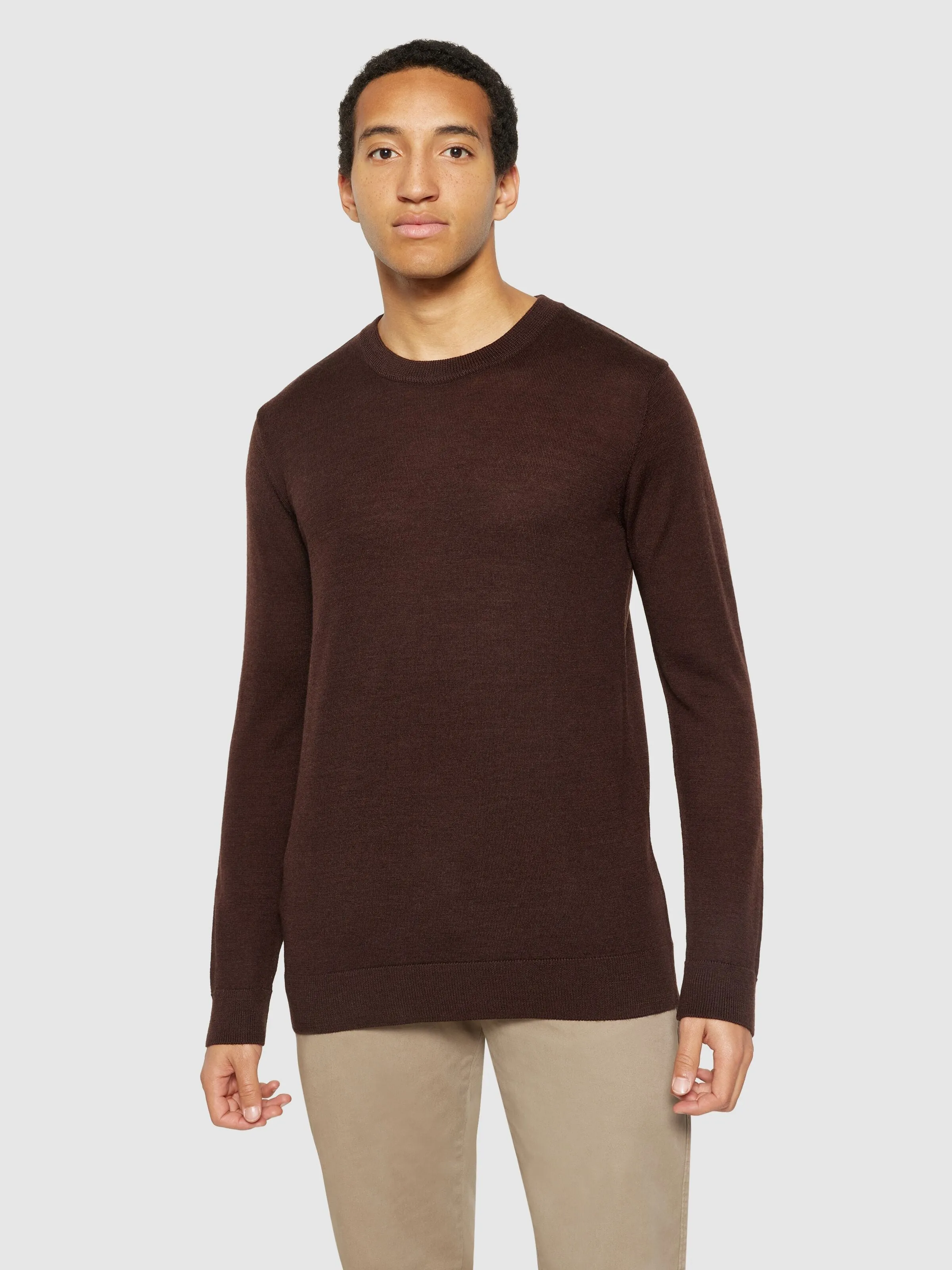 Regular merino knit crew neck