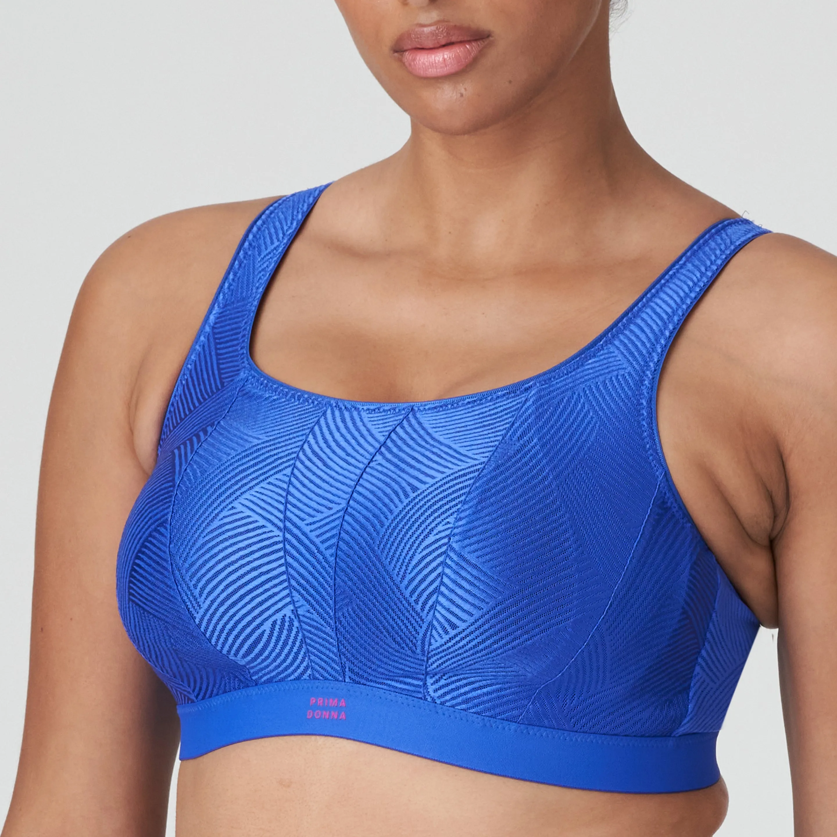 The Sweater Wireless Sports Bra In Electric Blue - PrimaDonna